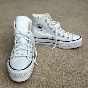 High top platform white converse never worn before in women’s size us 7